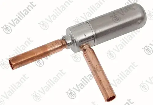 Vaillant Expansionsventil mit metallischem Gehäuse und zwei Kupferrohren. Das Gerät dient wahrscheinlich der Regelung in Heizungsanlagen.